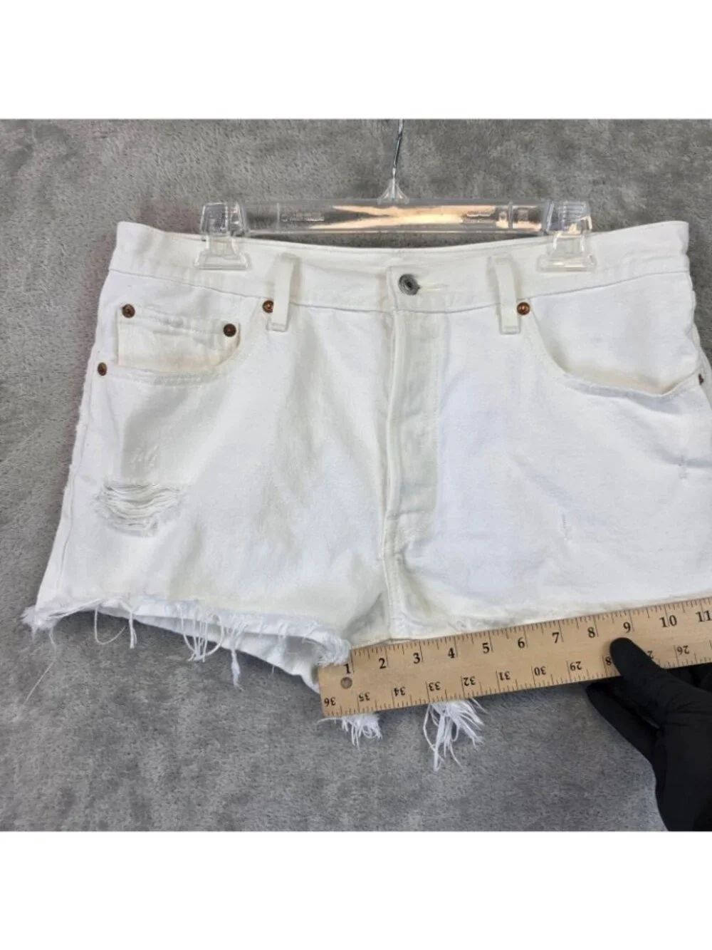 Levi's 501 Premium Shorts Womens W32 White Denim Cutoff Button Fly Frayed Hem